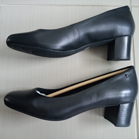 Rockport Mary Jane Pumps - Picture 3 of 7